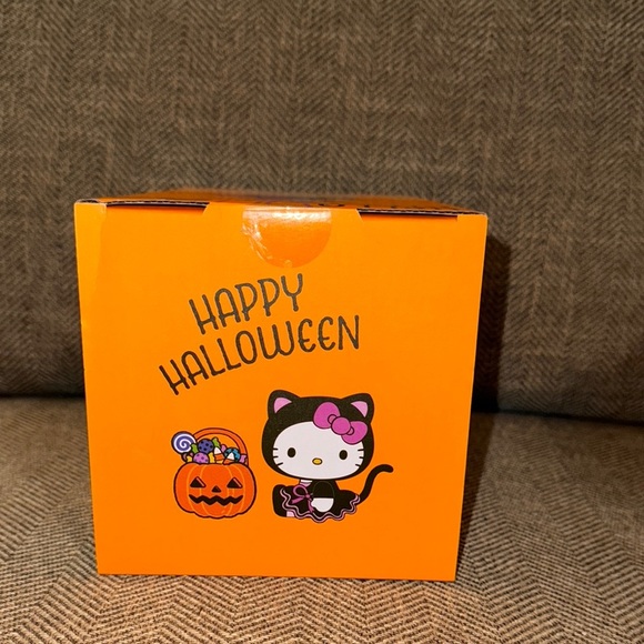 NWT Hello Kitty Ceramic Reed Diffuser, Diffuser Sticks /Oil, Halloween seasonal - Picture 5 of 7